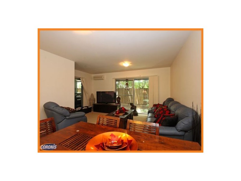 4/13 Caroline Street, Woody Point QLD 4019