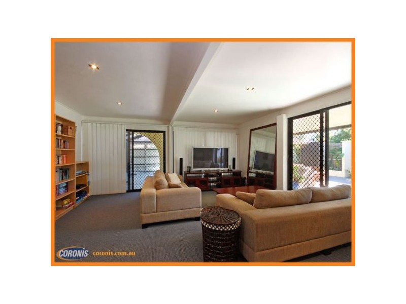 21 Shea Street, Scarborough QLD 4020