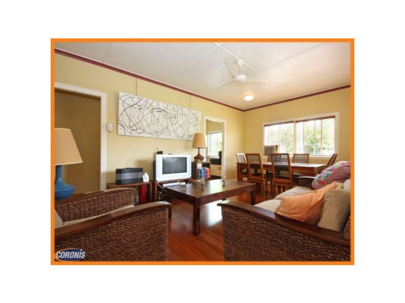 2 Herbert Street, Scarborough QLD 4020