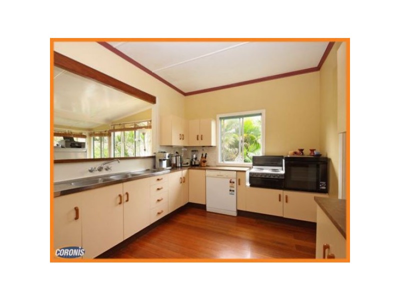2 Herbert Street, Scarborough QLD 4020