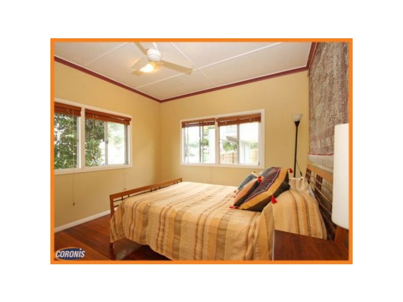 2 Herbert Street, Scarborough QLD 4020