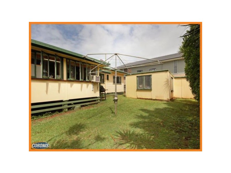 2 Herbert Street, Scarborough QLD 4020