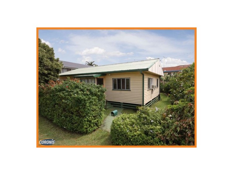 2 Herbert Street, Scarborough QLD 4020