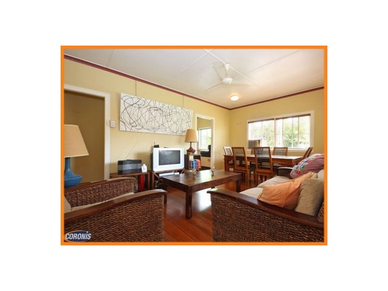 2 Herbert Street, Scarborough QLD 4020