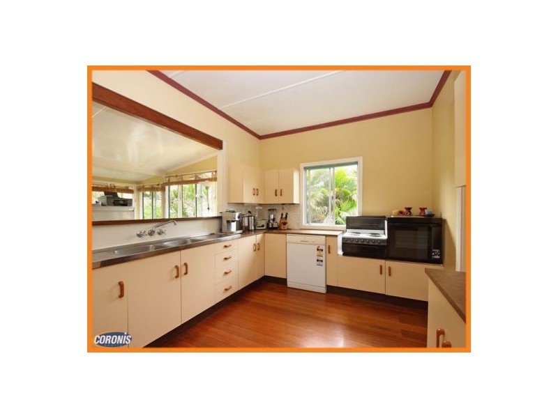 2 Herbert Street, Scarborough QLD 4020