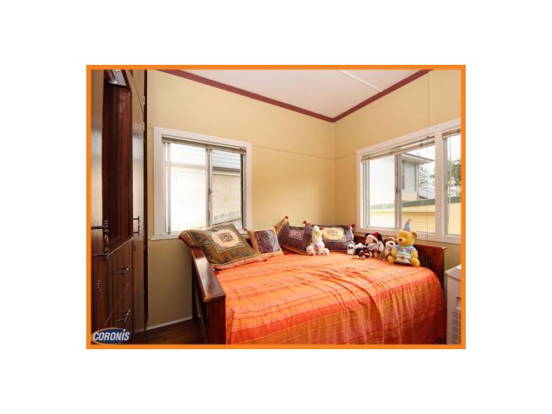 2 Herbert Street, Scarborough QLD 4020