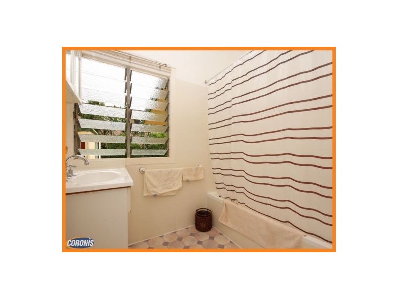 2 Herbert Street, Scarborough QLD 4020