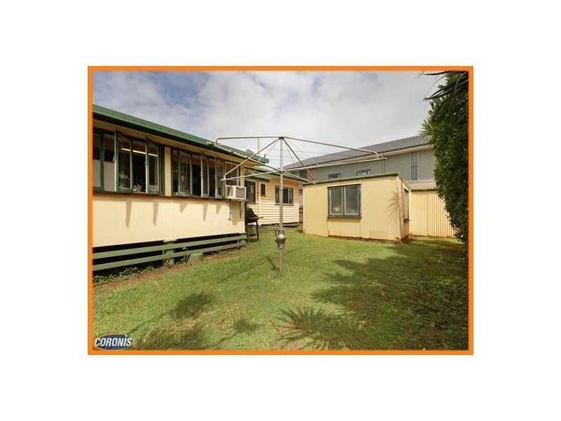 2 Herbert Street, Scarborough QLD 4020