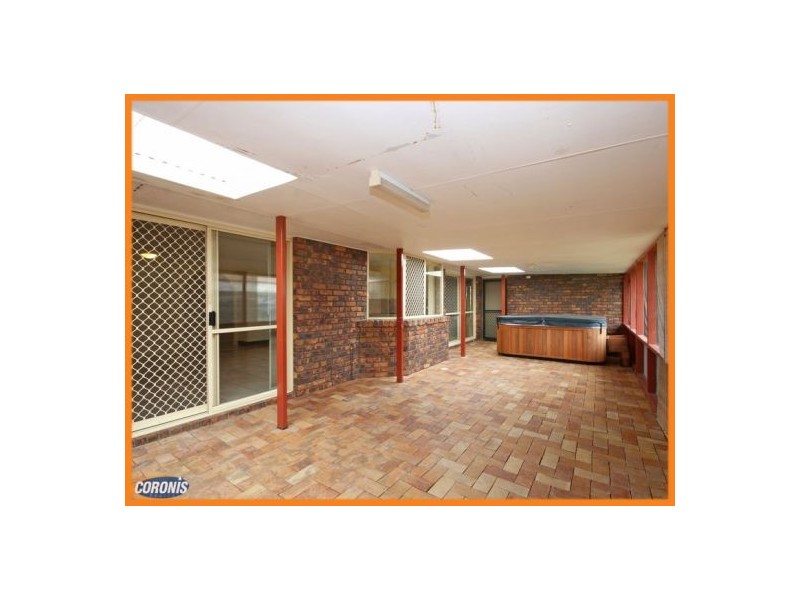 11 Hampshire Court, Kippa-ring QLD 4021