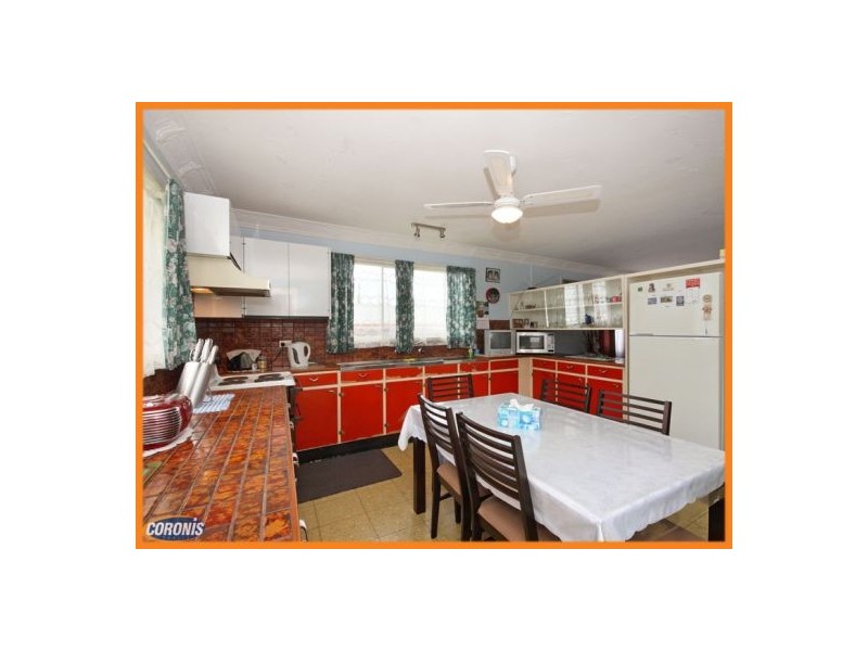 260 Victoria Avenue, Redcliffe QLD 4020
