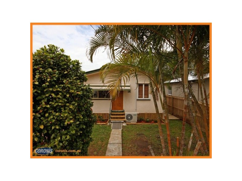 20 Inglis Street, Woody Point QLD 4019
