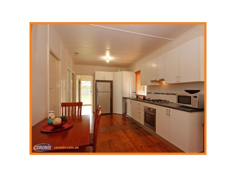 20 Inglis Street, Woody Point QLD 4019
