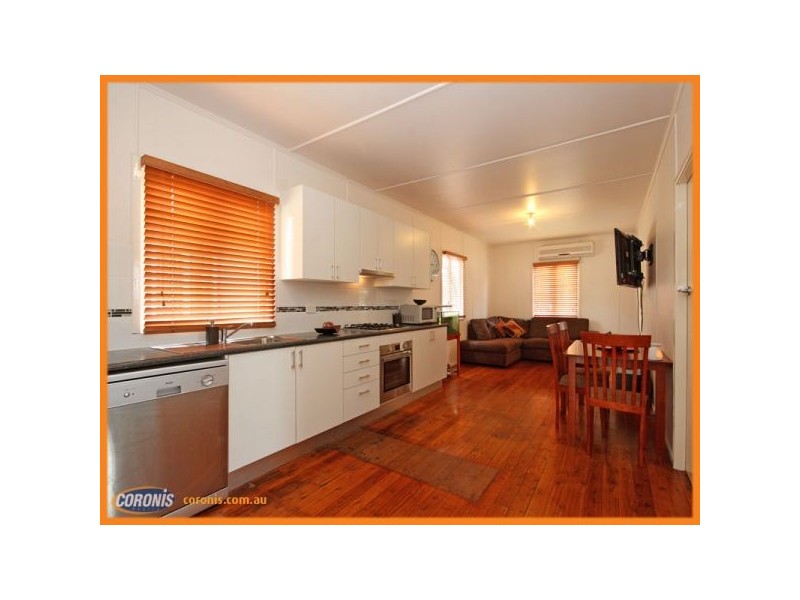 20 Inglis Street, Woody Point QLD 4019