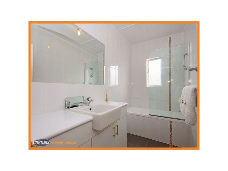 20 Inglis Street, Woody Point QLD 4019