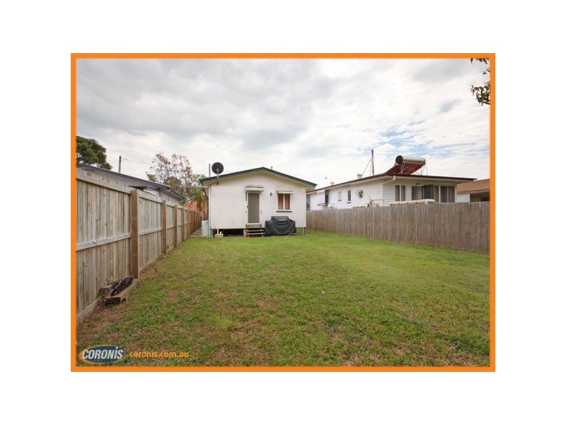 20 Inglis Street, Woody Point QLD 4019