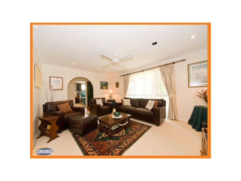 21  Beacon Court, Newport QLD 4020