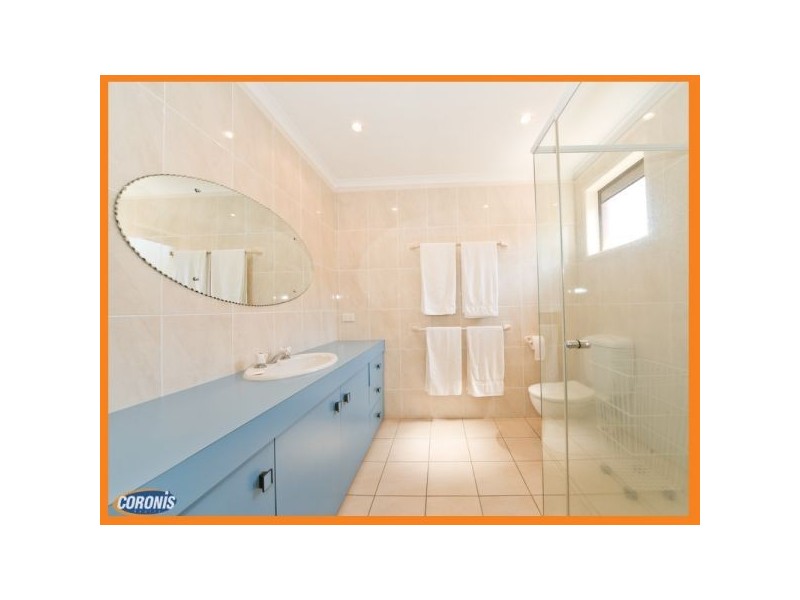 21  Beacon Court, Newport QLD 4020