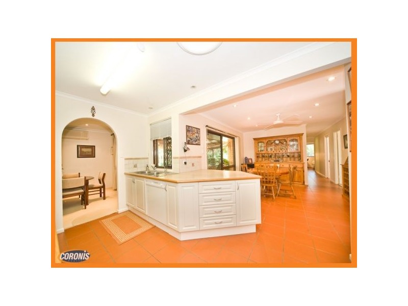 21  Beacon Court, Newport QLD 4020