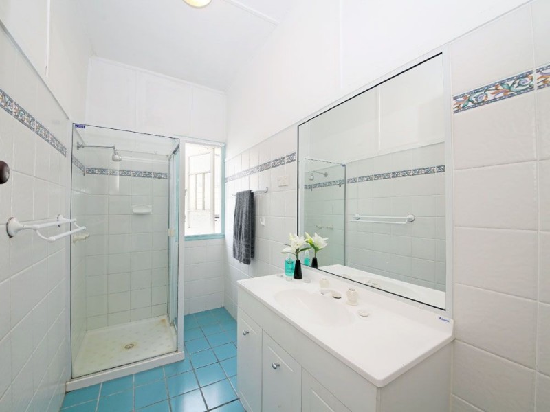 11 Tilley Street, Redcliffe QLD 4020