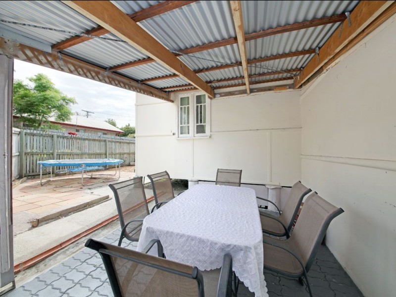 11 Tilley Street, Redcliffe QLD 4020