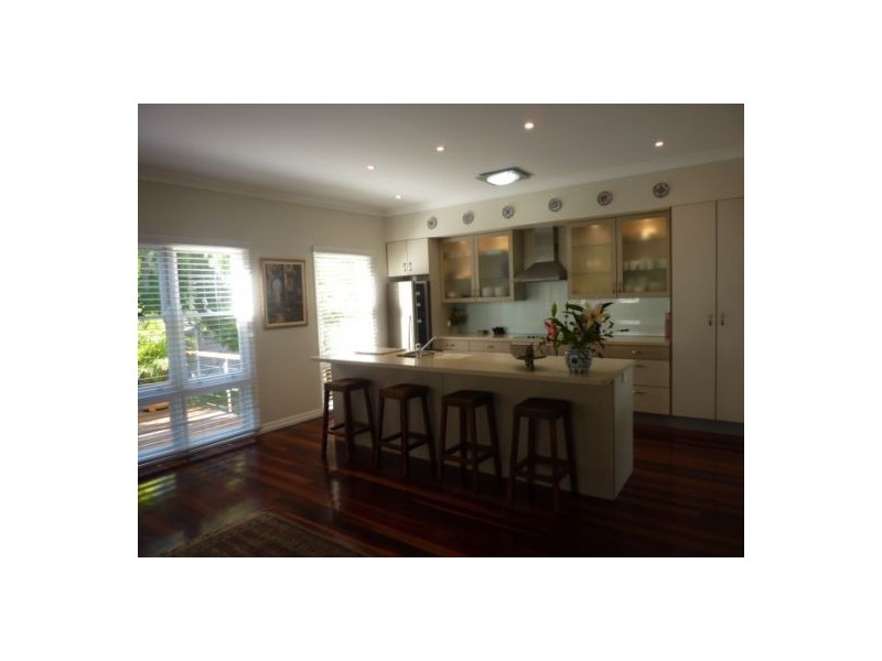 14 Warde Street, Scarborough QLD 4020