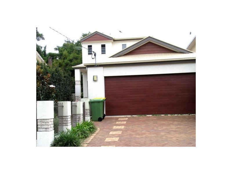 8a Brennan Street, Scarborough QLD 4020