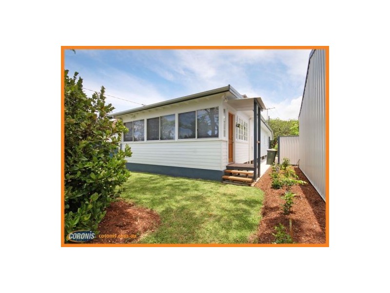 23 Blakeney St, Woody Point QLD 4019