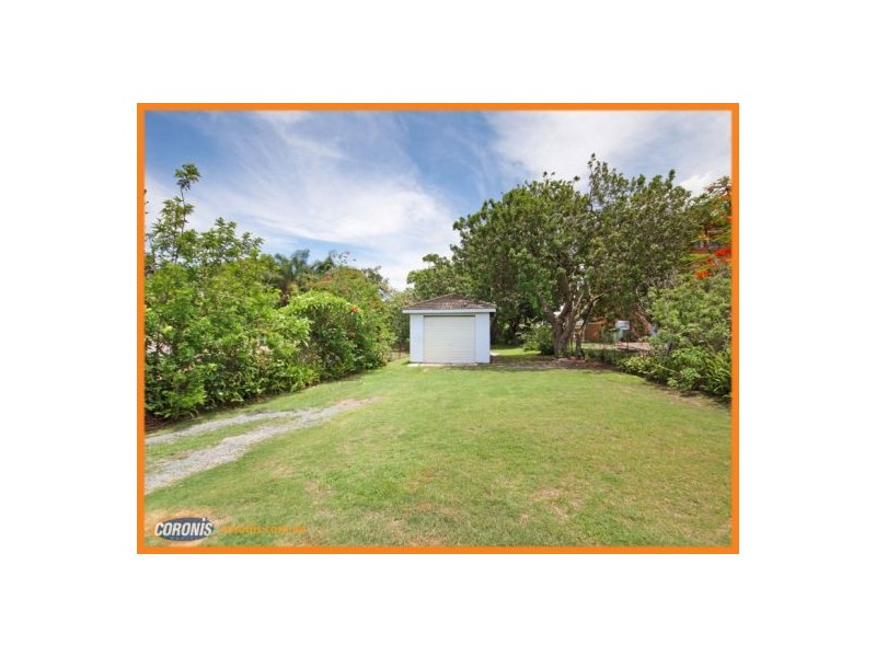 23 Blakeney St, Woody Point QLD 4019