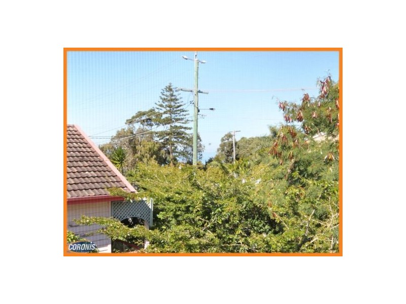 4 Caroline Street, Woody Point QLD 4019