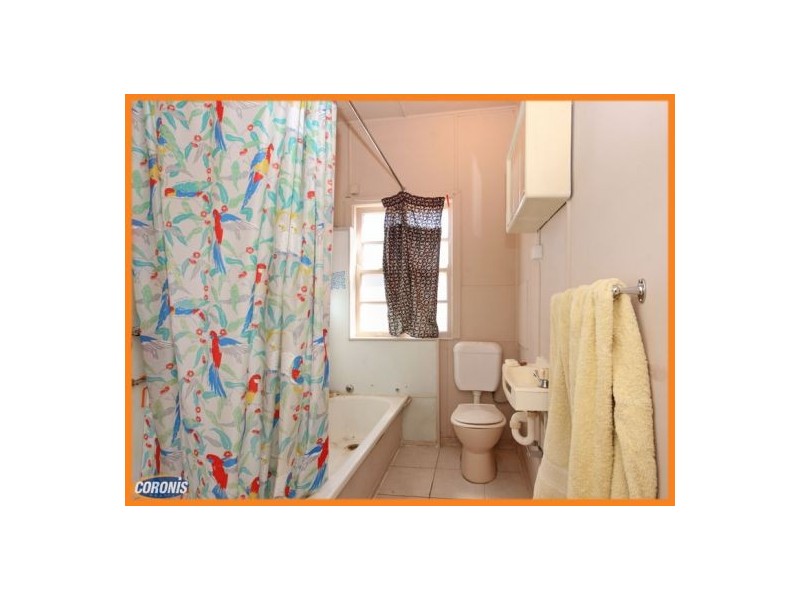 4 Caroline Street, Woody Point QLD 4019