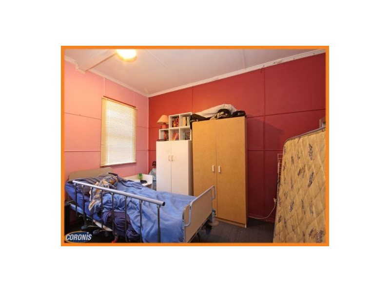 4 Caroline Street, Woody Point QLD 4019