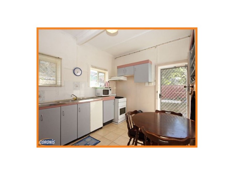 4 Caroline Street, Woody Point QLD 4019