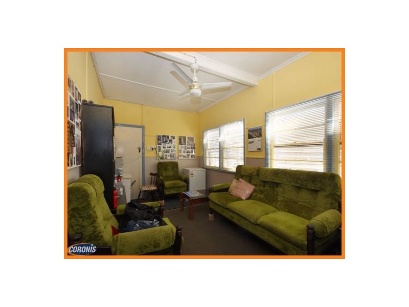 4 Caroline Street, Woody Point QLD 4019