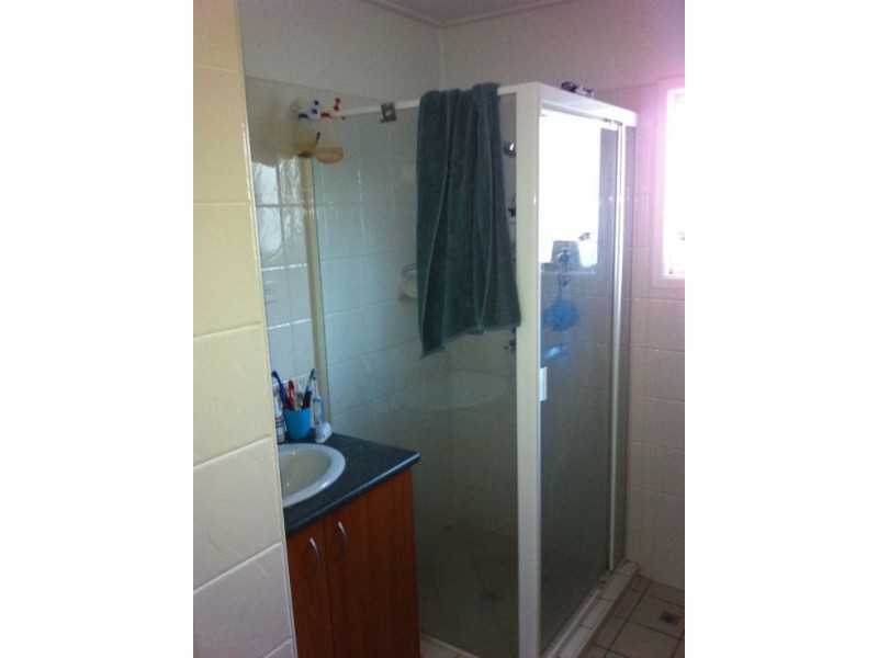 1/109 Prince Edward Parade, Scarborough QLD 4020