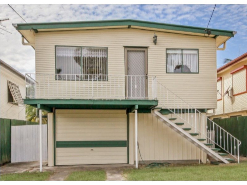 18 Gertrude Street, Redcliffe QLD 4020