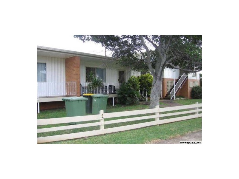 2/109 Prince Edward Parade, Scarborough QLD 4020