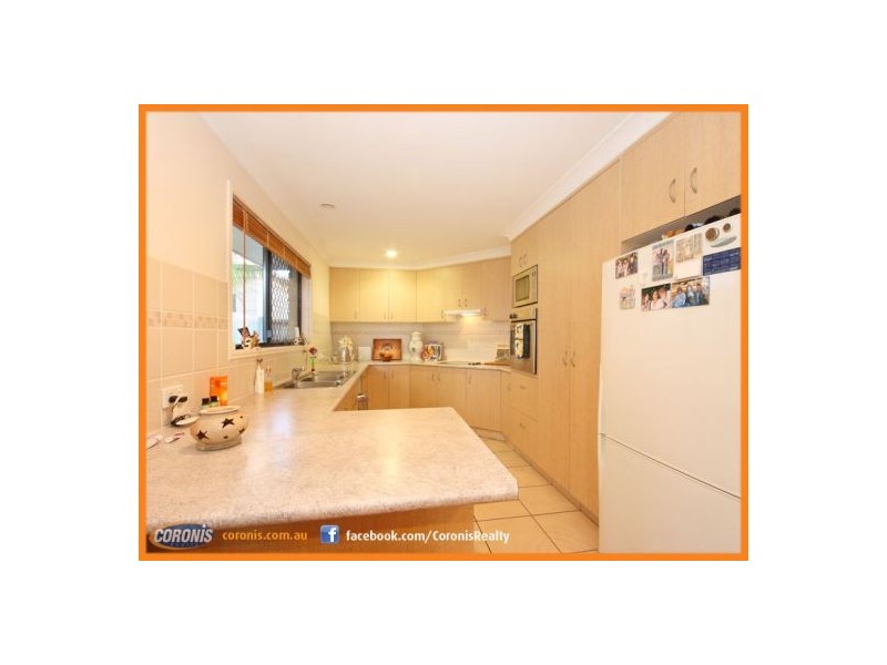 17 Walsh Street, Scarborough QLD 4020
