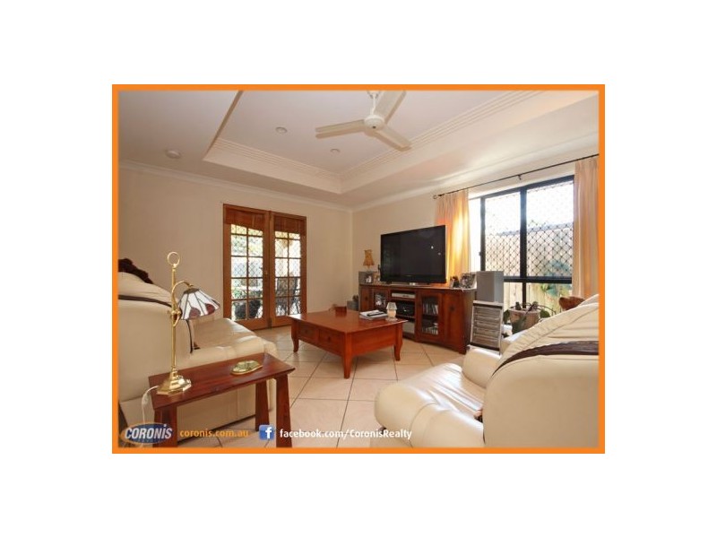 17 Walsh Street, Scarborough QLD 4020