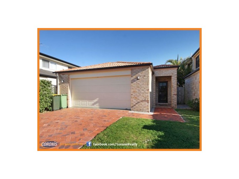17 Walsh Street, Scarborough QLD 4020