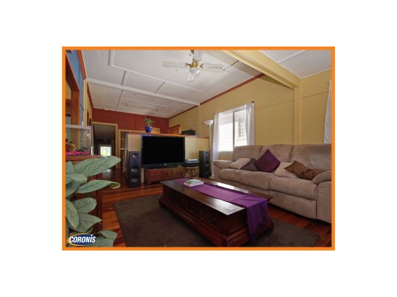 18 Bell Street, Woody Point QLD 4019