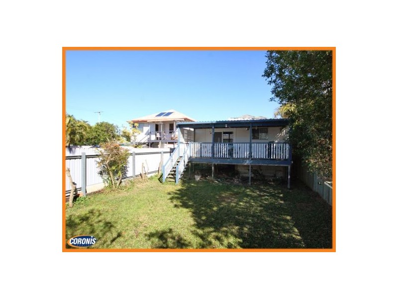 18 Bell Street, Woody Point QLD 4019