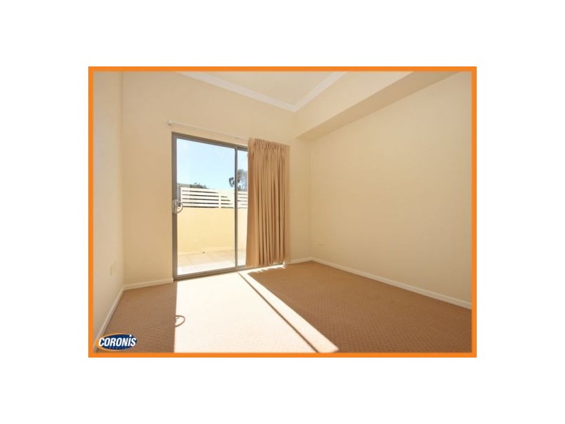 12/32  Rock Street, Scarborough QLD 4020