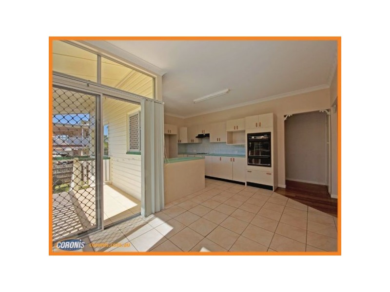 22 Seaville Avenue, Scarborough QLD 4020