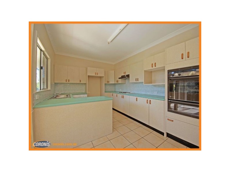 22 Seaville Avenue, Scarborough QLD 4020