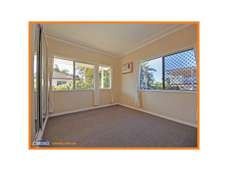 22 Seaville Avenue, Scarborough QLD 4020