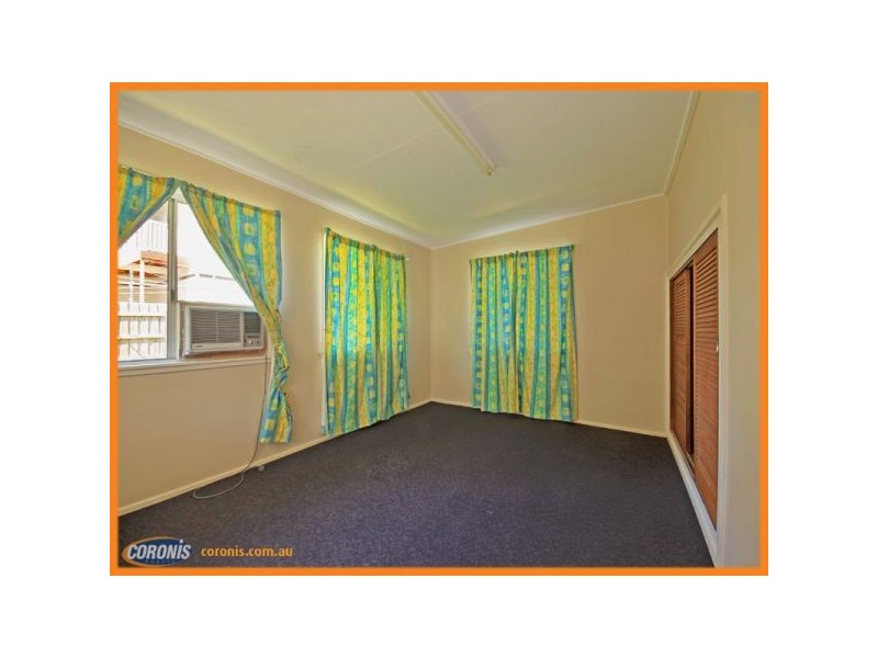 22 Seaville Avenue, Scarborough QLD 4020