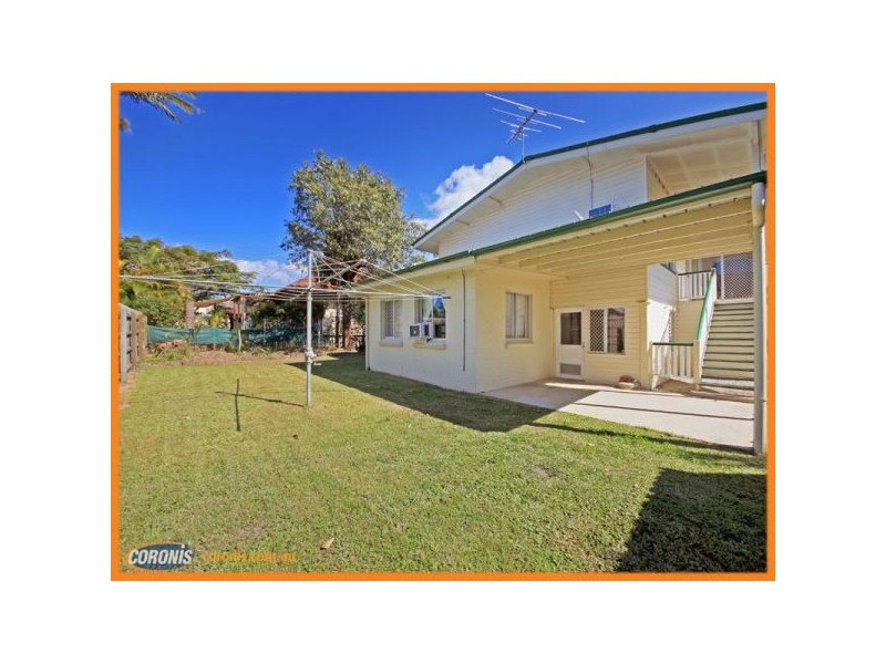 22 Seaville Avenue, Scarborough QLD 4020