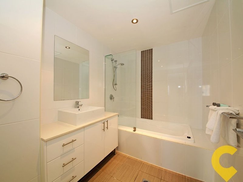 33/83 Marine Parade, Redcliffe QLD 4020