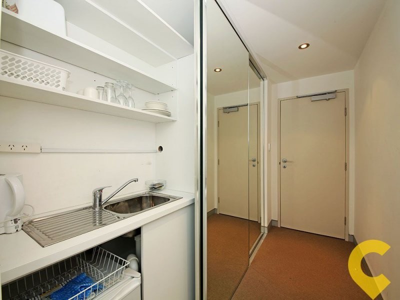 33/83 Marine Parade, Redcliffe QLD 4020