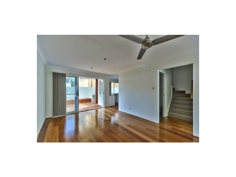 4/178 Prince Edward Parade, Scarborough QLD 4020